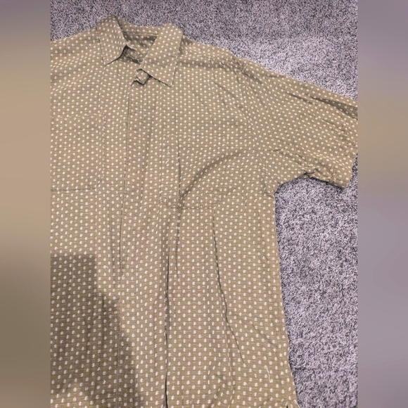 Men's XL button down lightweight shirt - Picture 2 of 4